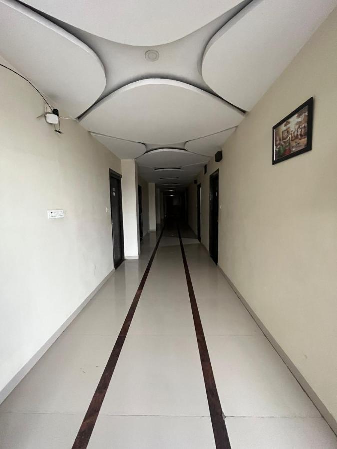 Jmc Hotel Lavish Akolia Exterior foto